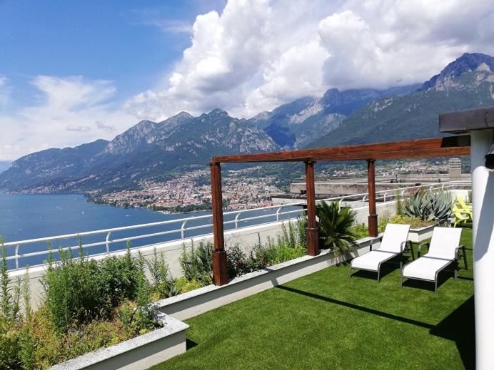 Attico With Big Terrace In Residence With Pool 발브로나 외부 사진