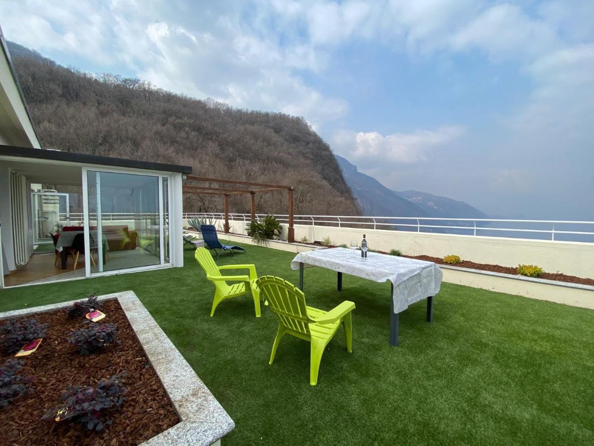 Attico With Big Terrace In Residence With Pool 발브로나 외부 사진