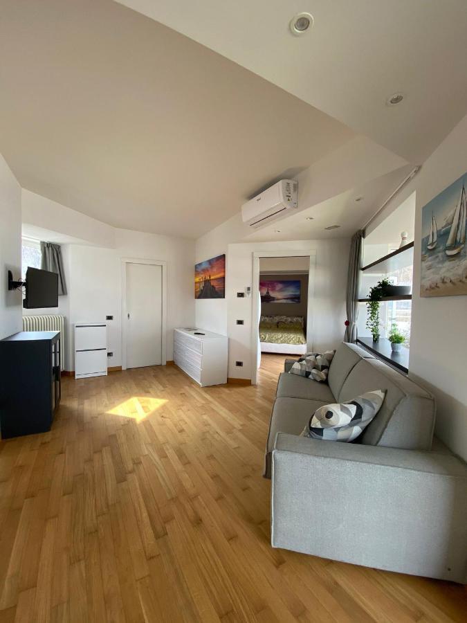 Attico With Big Terrace In Residence With Pool 발브로나 외부 사진