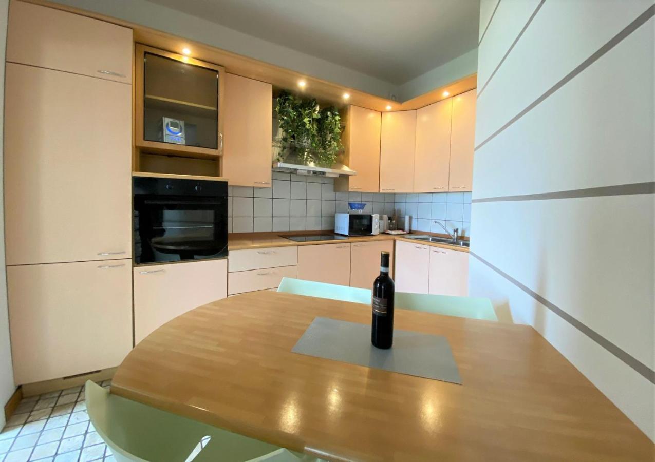 Attico With Big Terrace In Residence With Pool 발브로나 외부 사진