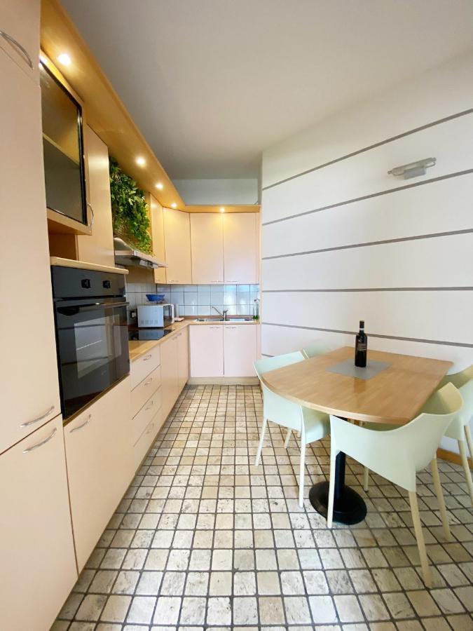 Attico With Big Terrace In Residence With Pool 발브로나 외부 사진