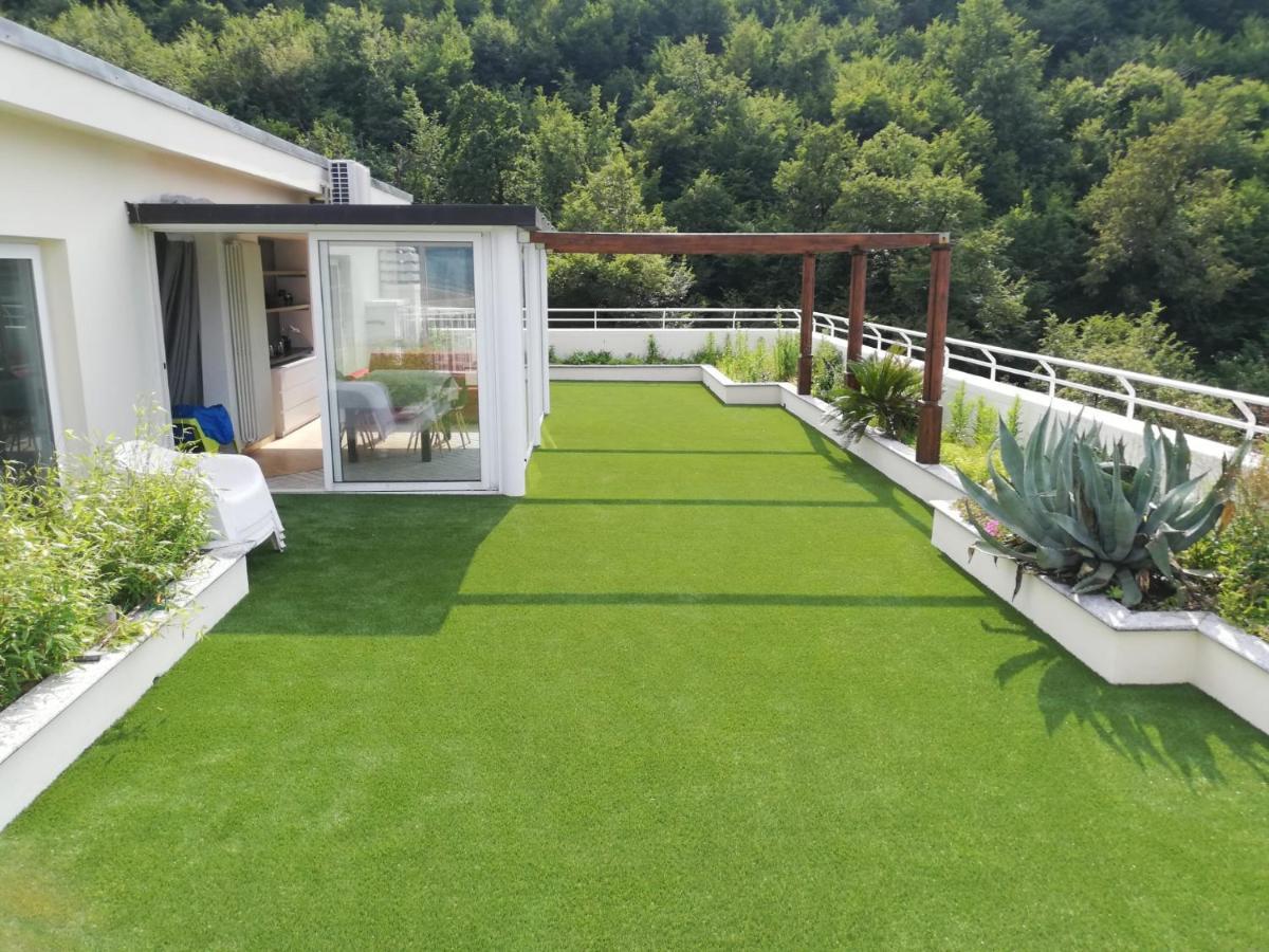 Attico With Big Terrace In Residence With Pool 발브로나 외부 사진