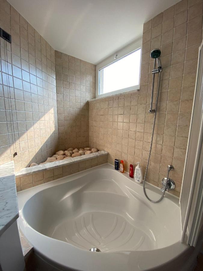 Attico With Big Terrace In Residence With Pool 발브로나 외부 사진