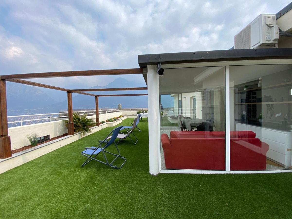 Attico With Big Terrace In Residence With Pool 발브로나 외부 사진